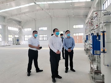 黄万民书记一行赴中成万博max官网生产研发基地调研指导